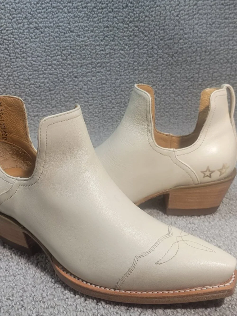 Tecovas The Rosie Women's Size 7.5B Bone Cowhide Bootie Boots